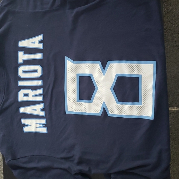 Tennessee Titans Mariota 8 tshirt L - Picture 4 of 6